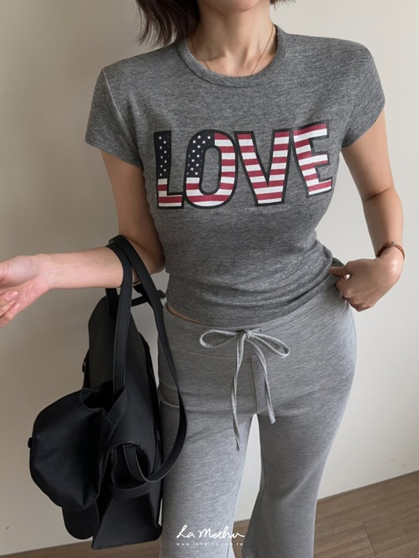 LOVE合身彈性上衣